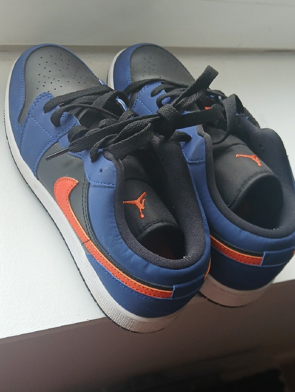 Jordan  Low-Top Sneakers in Blue, Black and Orange